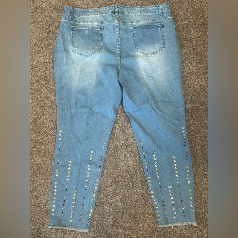Ashley Sturat Embellished Blue Jeans Size 22 NWT - Picture 4 of 4